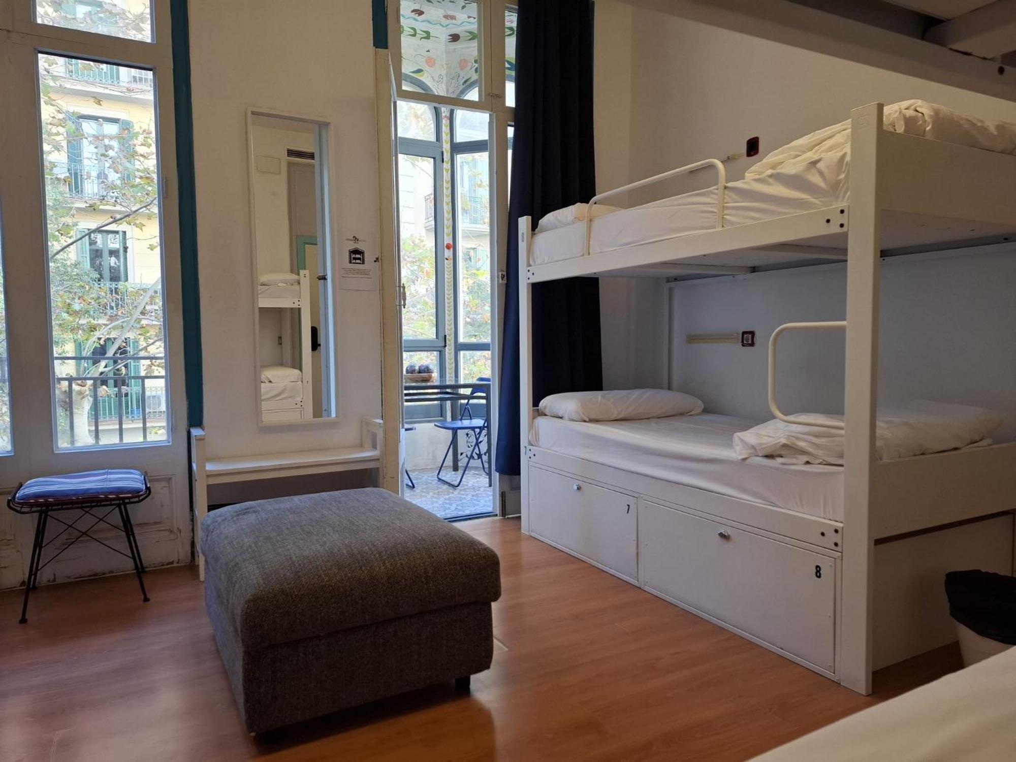 Mediterranean Hostel Barcelona Exterior photo